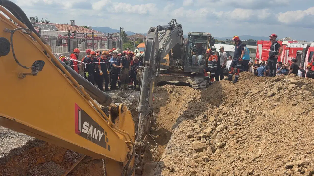 Tuzla’da inşaat alanında göçük: 1 işçi toprak altında kaldı